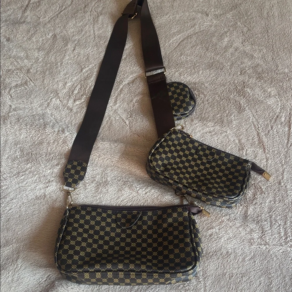 Stylish Black and Gold Women's Bag Set